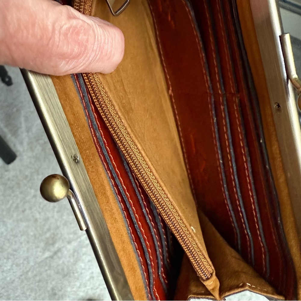 Patricia Nash Everly quilted leather wallet - Picture 4 of 9